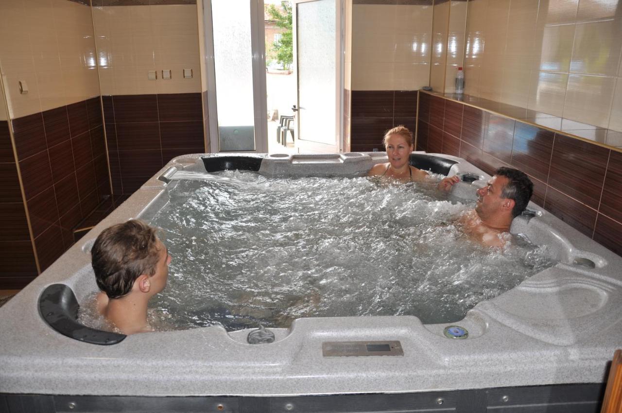 Family Hotel Dalia Velingrad Ngoại thất bức ảnh